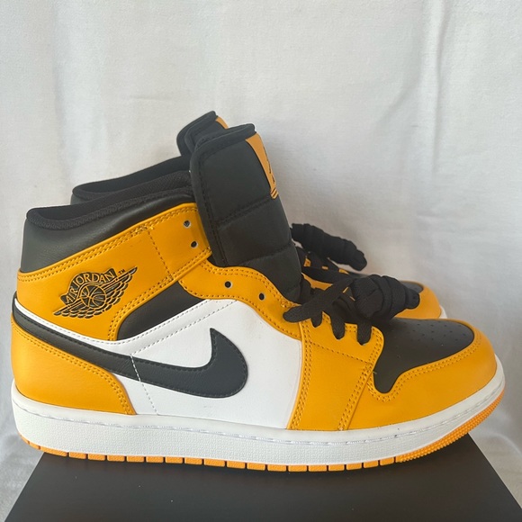 Air Jordans, 1 mid taxi. - Picture 4 of 11